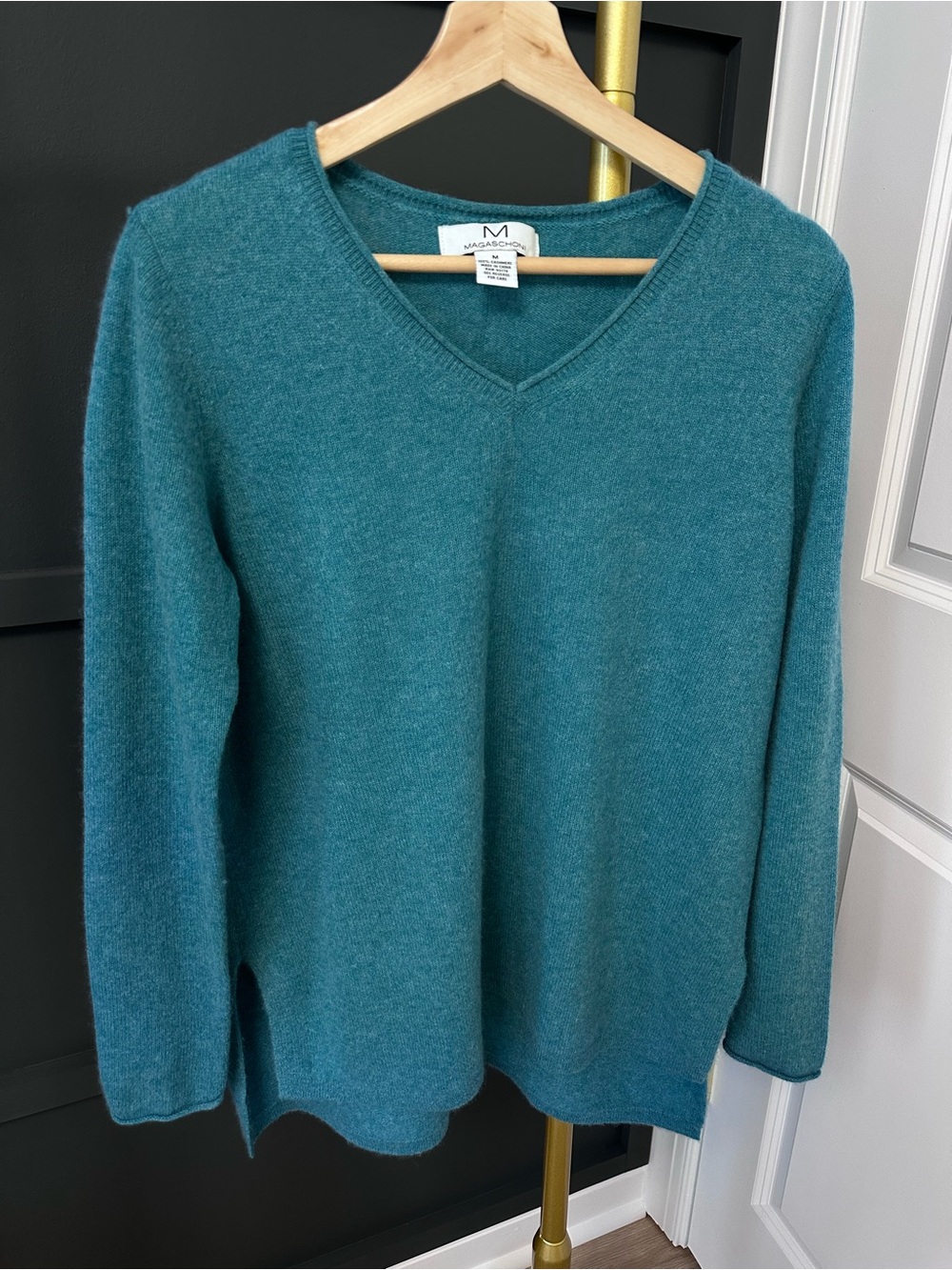 Magaschoni Teal V-Neck 100%Cashmere Sweater Size L